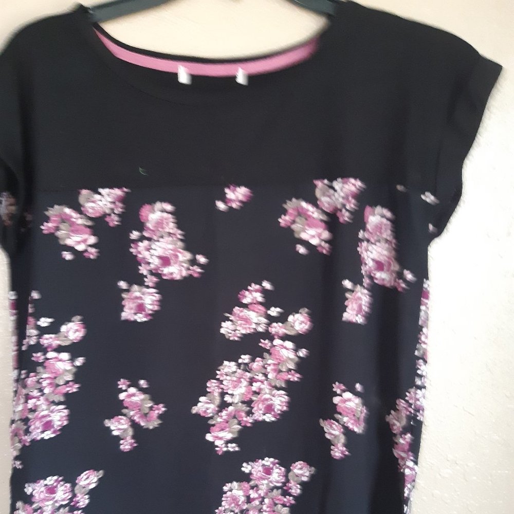 Flower Top - Picture 2 of 3